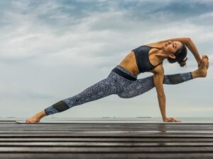 9 Best Free Yoga Classes Near Me (for Beginners!) - MoneyPantry